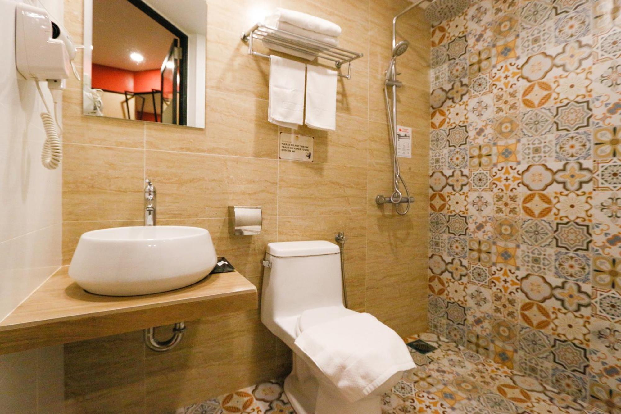 Golden Roof Hotel, Seri Iskandar Eksteriør billede