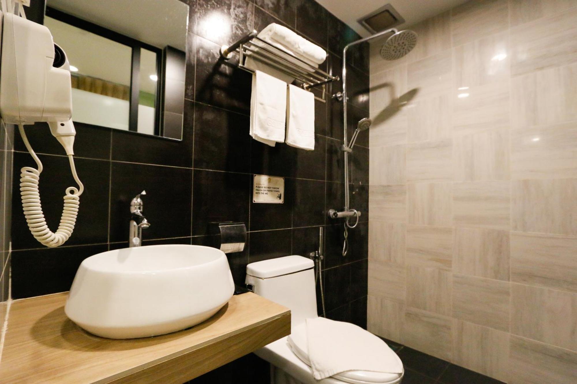 Golden Roof Hotel, Seri Iskandar Eksteriør billede
