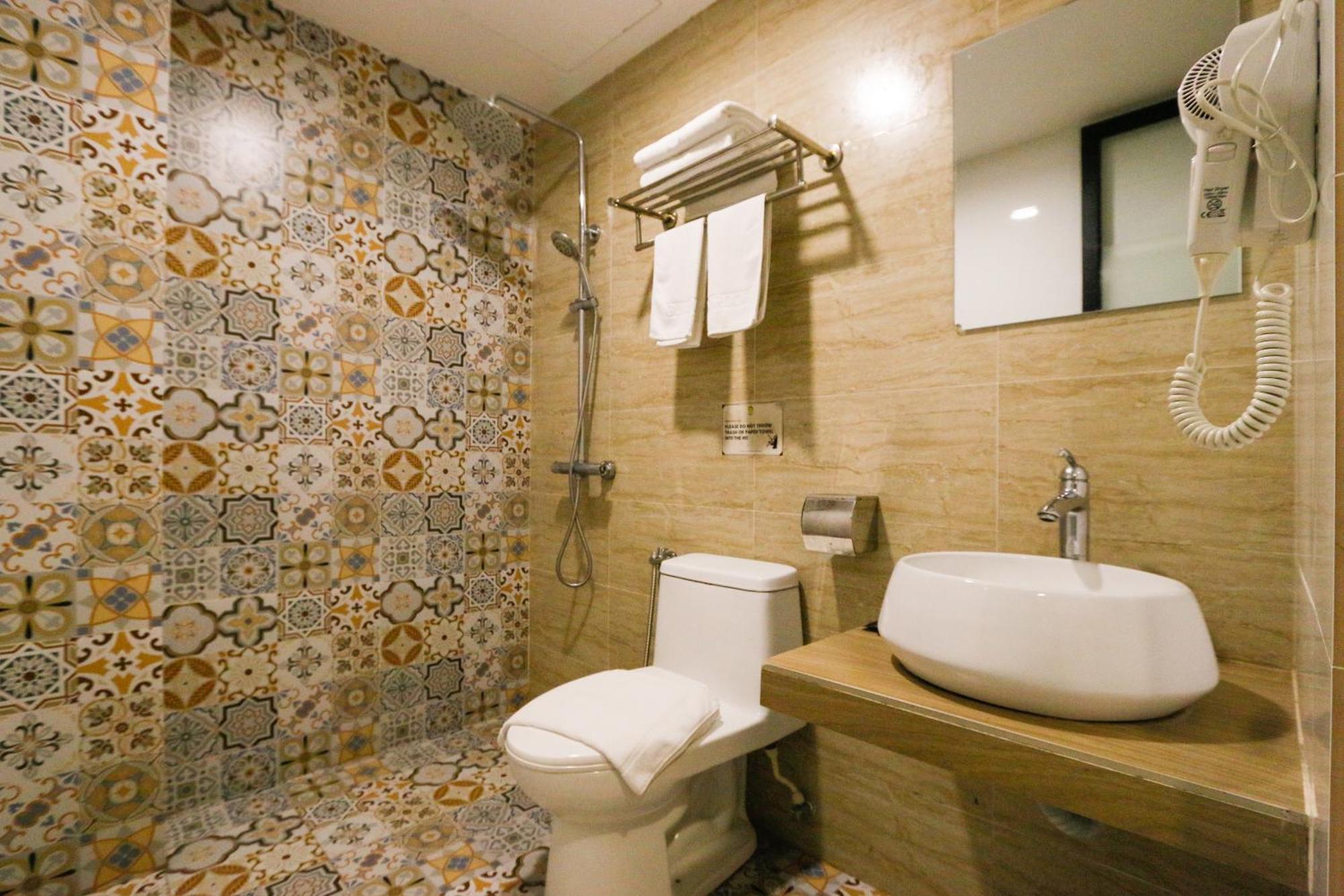 Golden Roof Hotel, Seri Iskandar Eksteriør billede